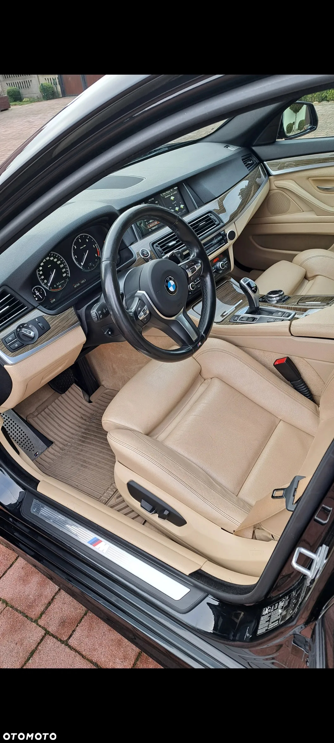 BMW Seria 5 525d xDrive - 13