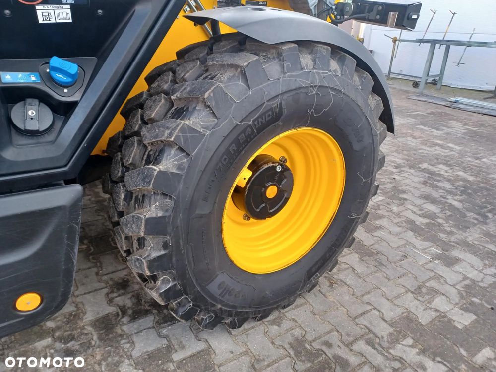 JCB 542-70 Agri Super - 11