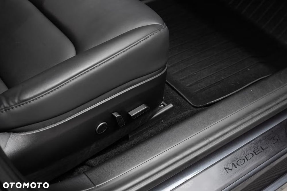 Tesla Model 3 Premium Langstreckenbatterie AWD Dual Motor - 11