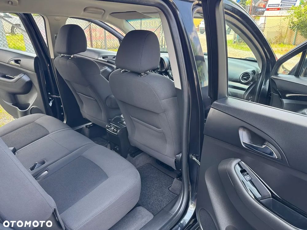 Chevrolet Orlando - 27