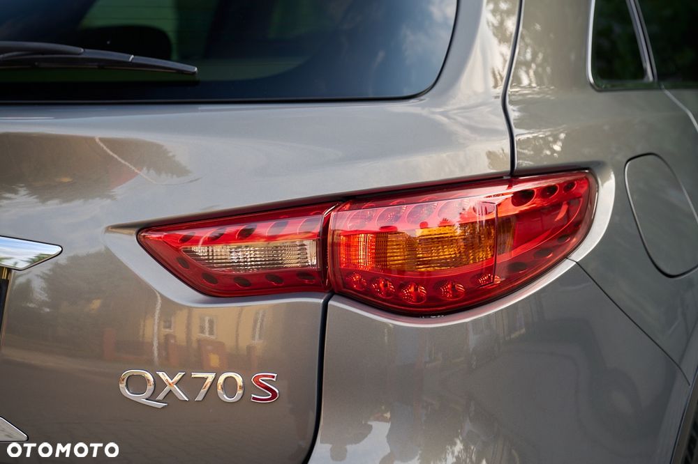 Infiniti QX70 3.0d S - 19