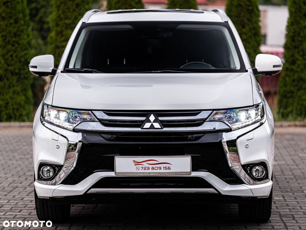 Mitsubishi Outlander 2.0 4WD Plug-In Hybrid Plus - 16