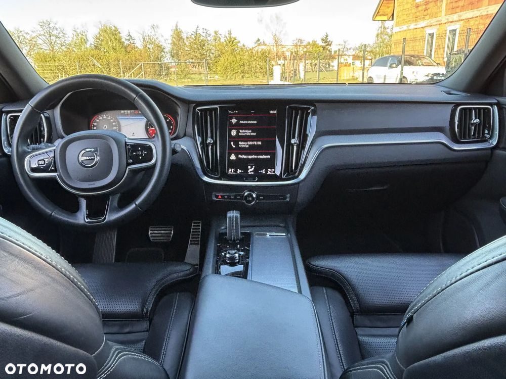 Volvo V60 B4 D R-Design - 21