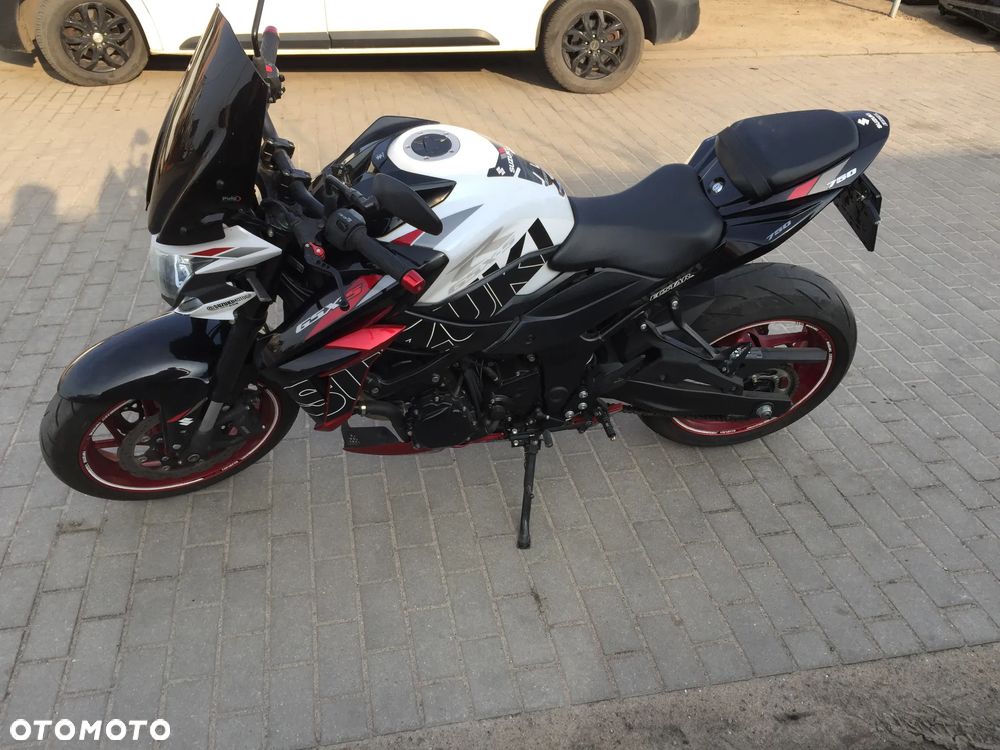 Suzuki GSX - 7