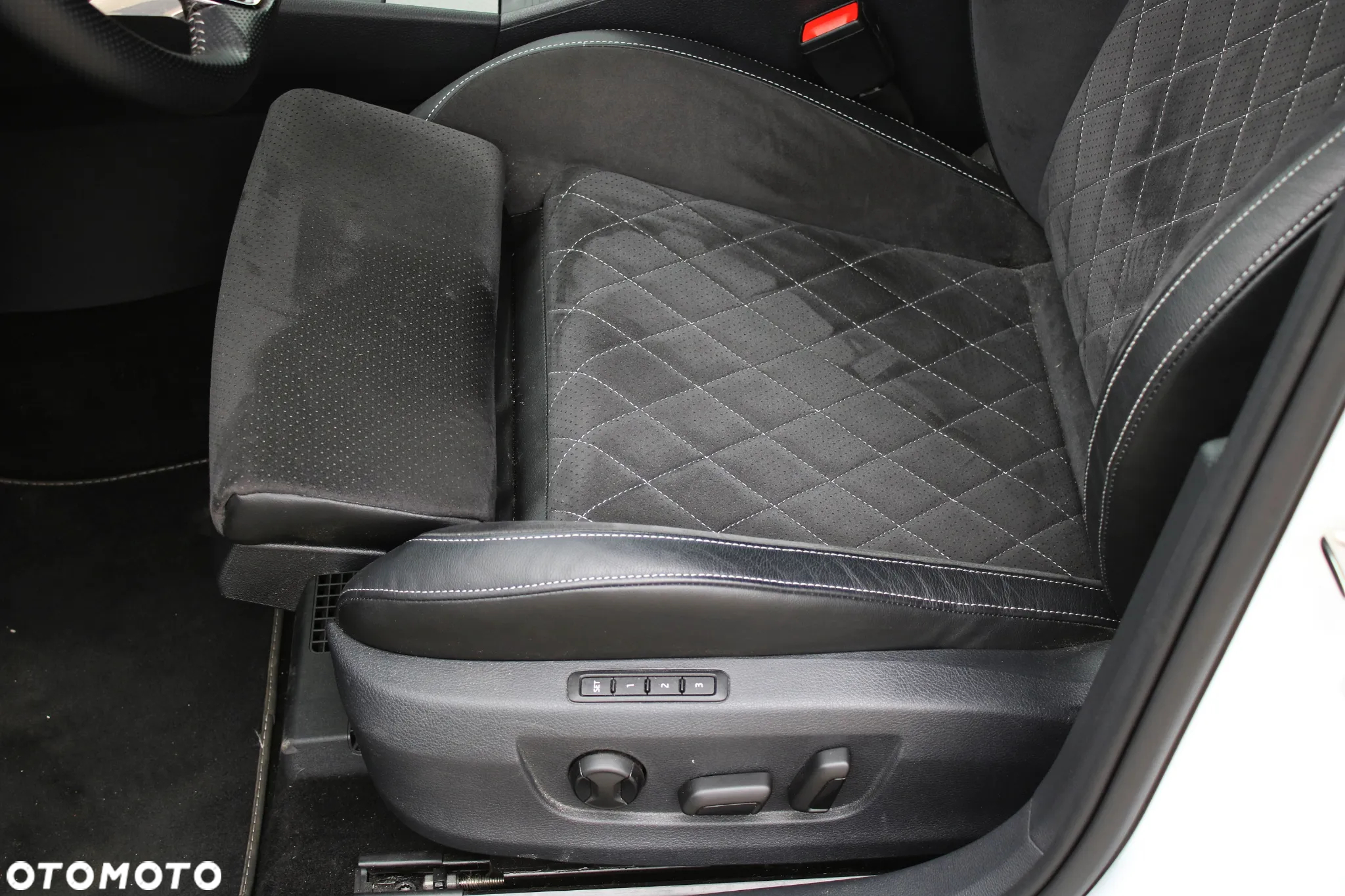 Skoda Superb 2.0 TDI SCR Style DSG - 13