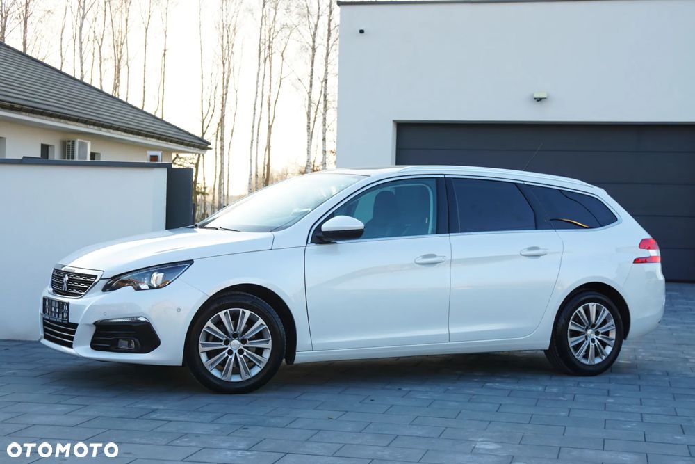 Peugeot 308 BlueHDi 130 Stop & Start Allure Business-Paket - 10