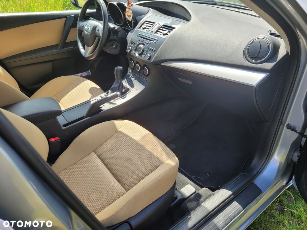 Mazda 3 - 10