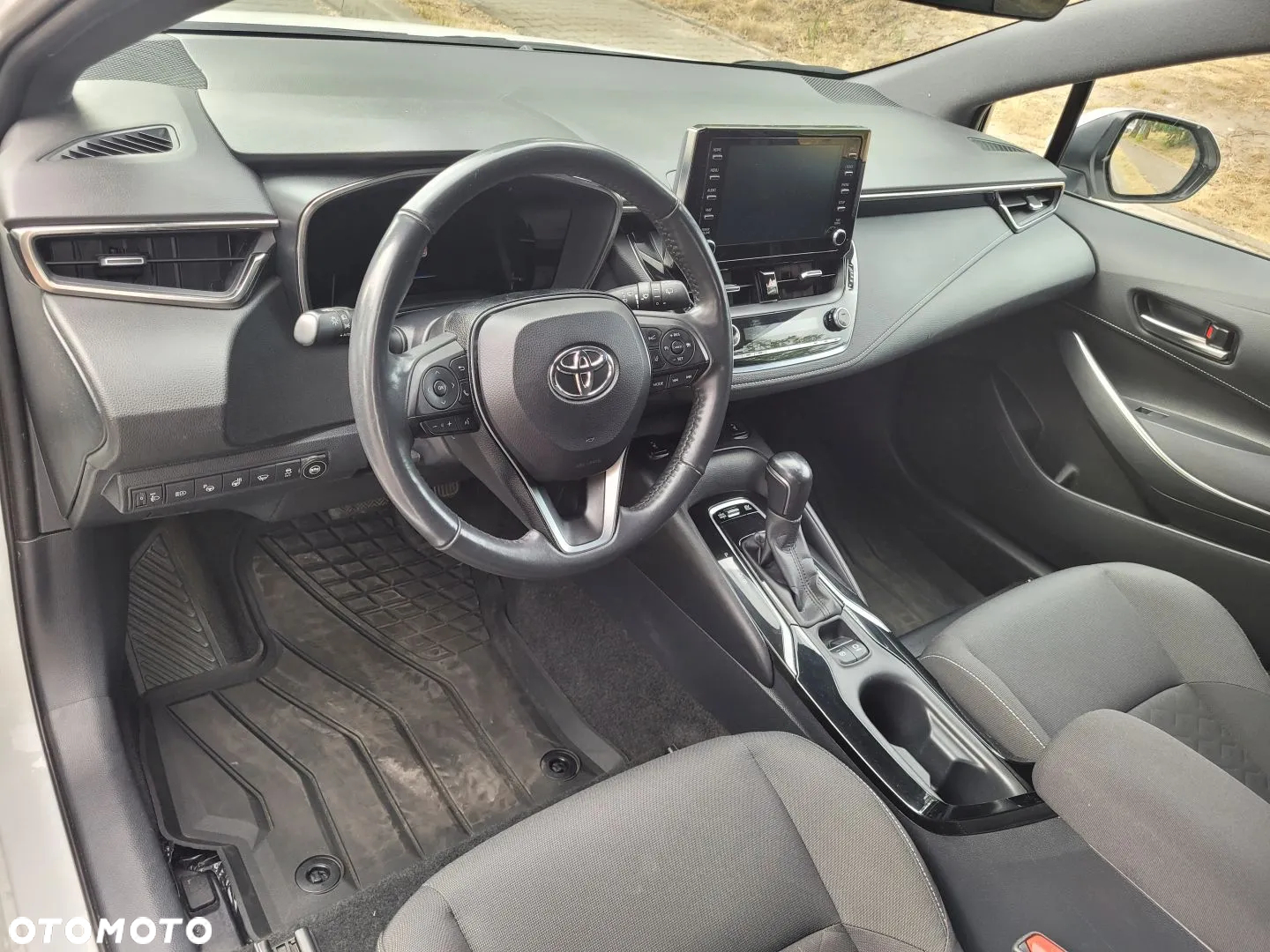 Toyota Corolla 1.8 Hybrid Executive - 13