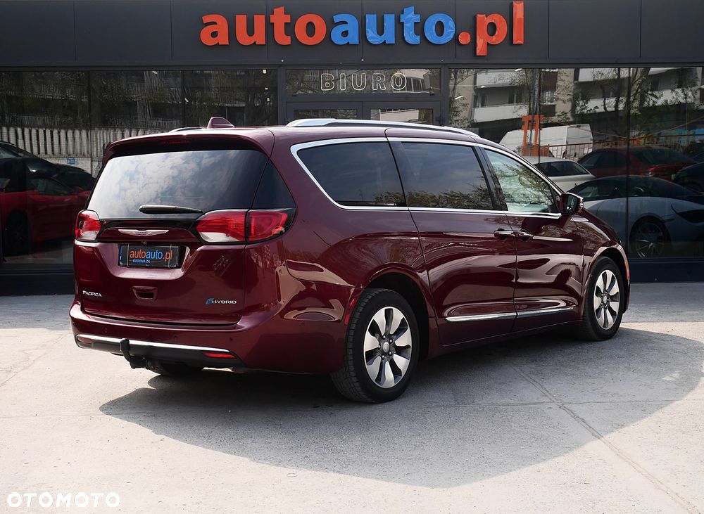 Chrysler Pacifica - 26