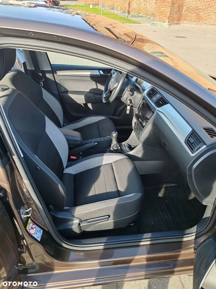 Skoda RAPID 1.0 TSI Ambition - 12