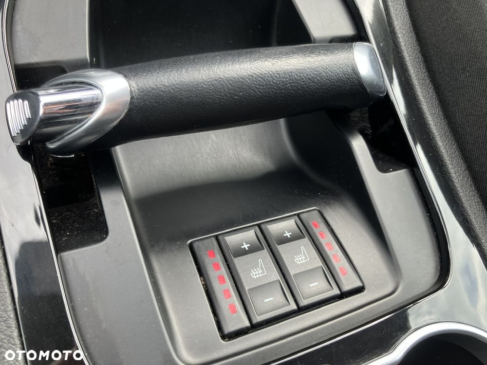 Ford S-Max 2.0 TDCi DPF Titanium - 32