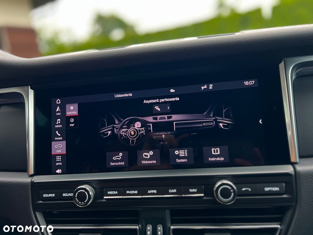 Porsche Macan - 34