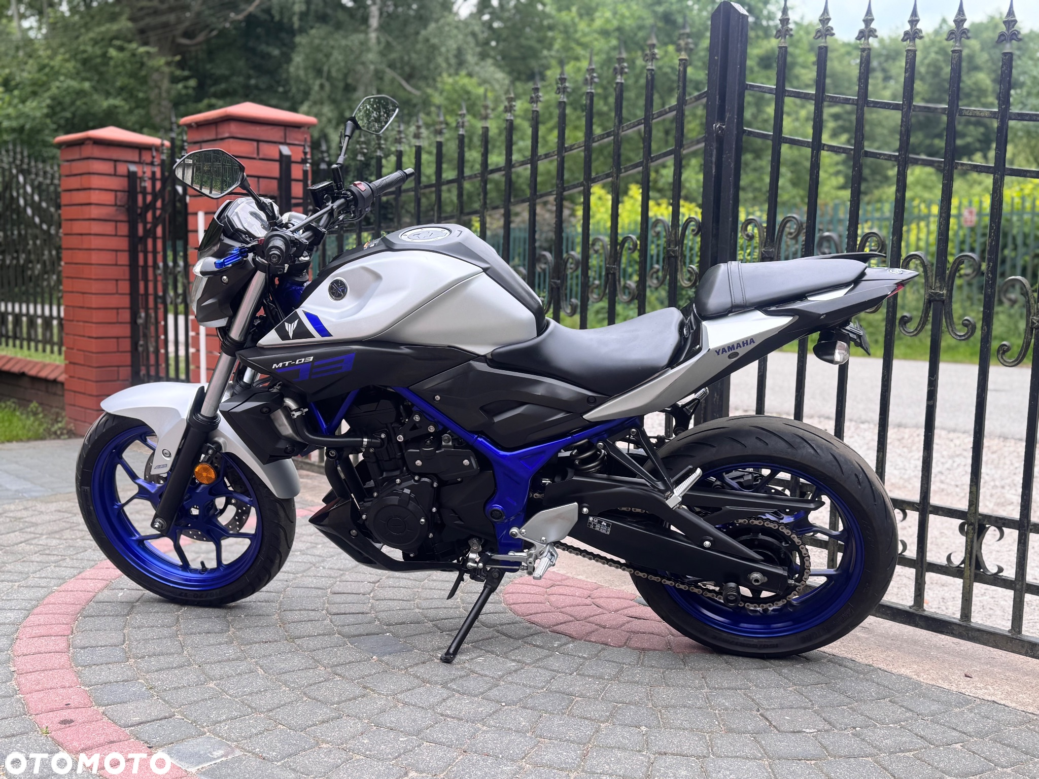Yamaha MT - 7