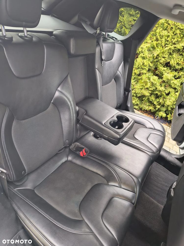 Jeep Cherokee - 18