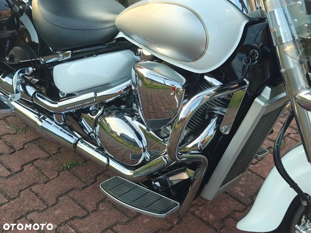 Suzuki Intruder - 9