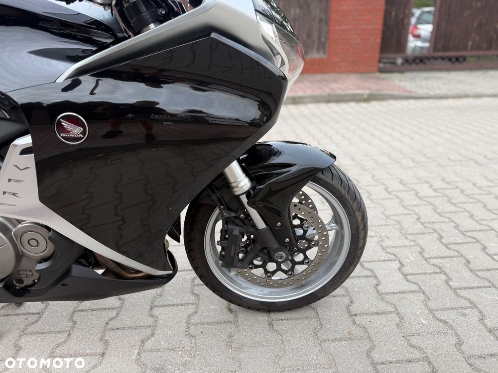 Honda VFR - 8