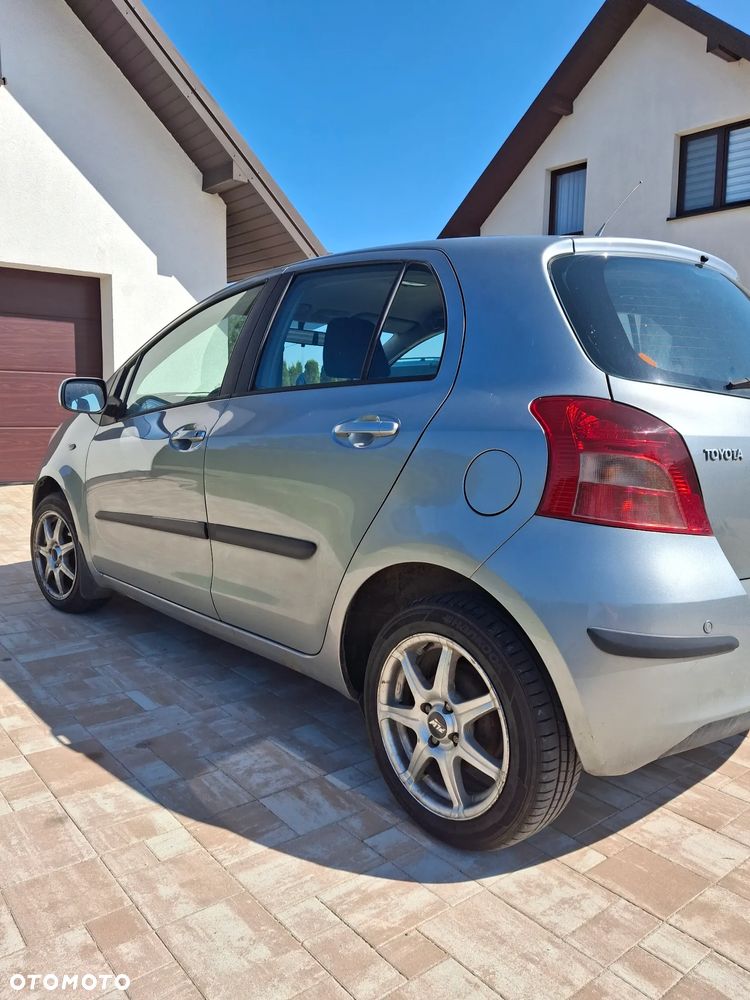 Toyota Yaris 1.3 Sol - 2