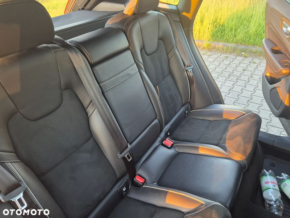 Volvo XC 60 T4 R-Design - 5