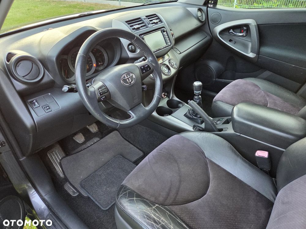 Toyota RAV4 2.2 D-4D 4x4 Life - 28