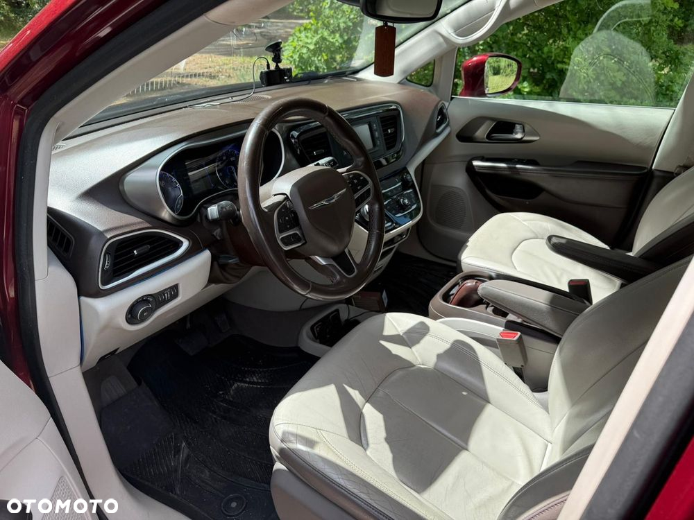Chrysler Pacifica - 18