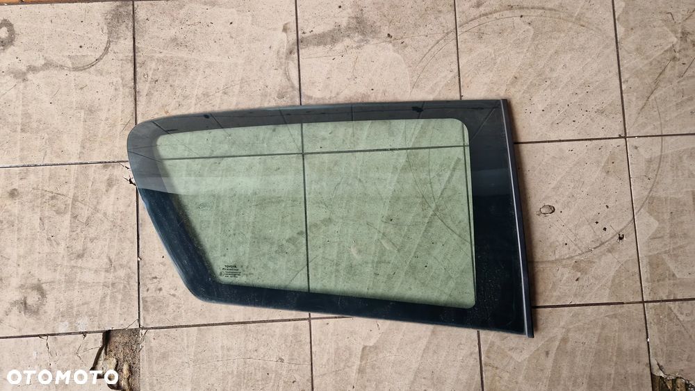 TOYOTA COROLLA E12 3d SZYBA KAROSERYJNA PRAWY TYŁ - 1