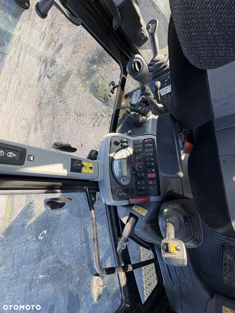 Caterpillar 432F2 - 11