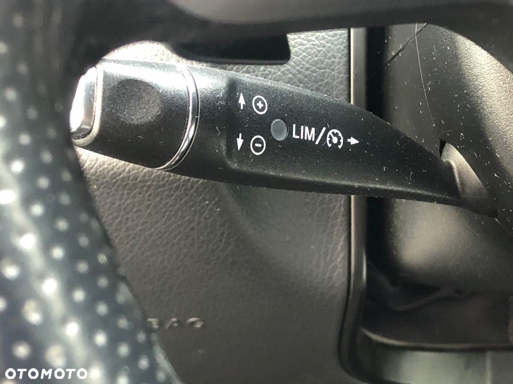 Mercedes-Benz Klasa E 250 Coupe 7G-TRONIC - 11