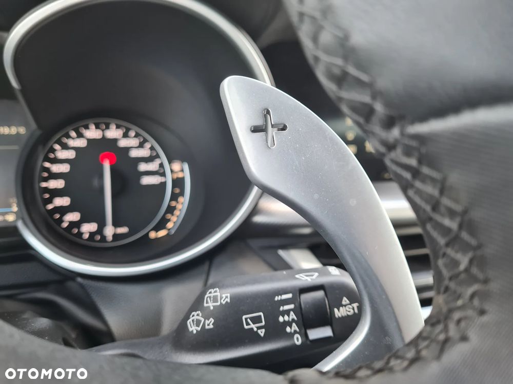 Alfa Romeo Stelvio 2.0 Turbo B-Tech Edition Q4 - 16