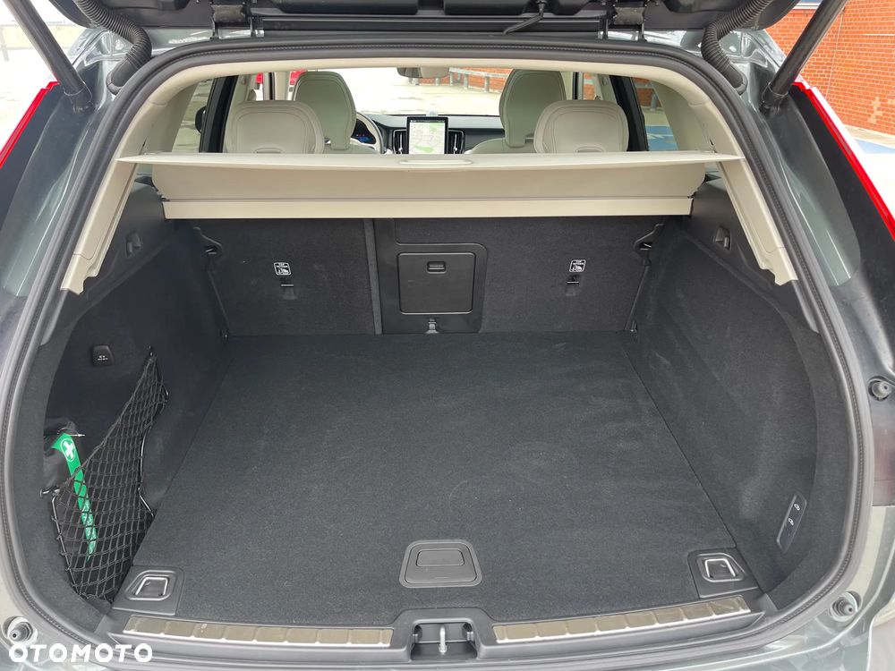 Volvo XC 60 B5 B AWD Ultra Dark - 26