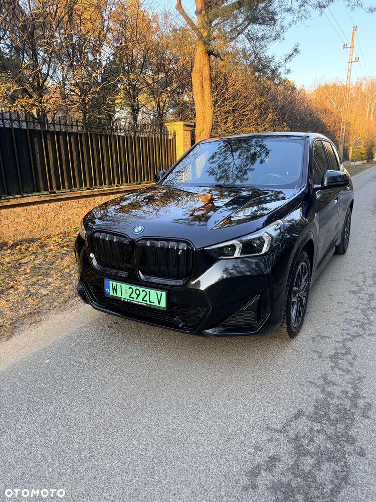 BMW iX1 - 1