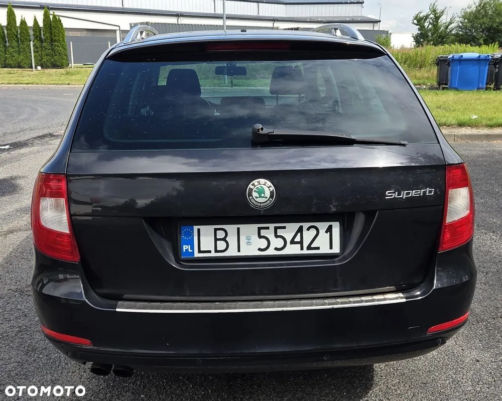 Skoda Superb 2.0 TDI Family DSG - 10