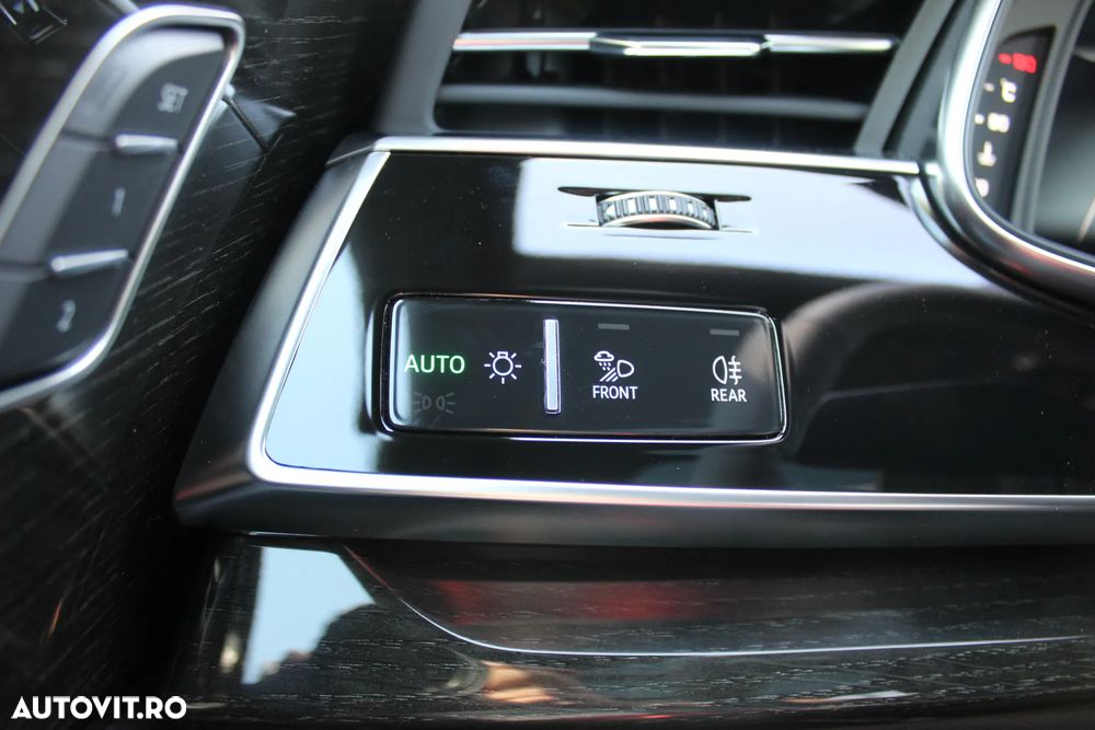 Audi Q8 55 TFSI quattro Tiptronic MHEV - 16