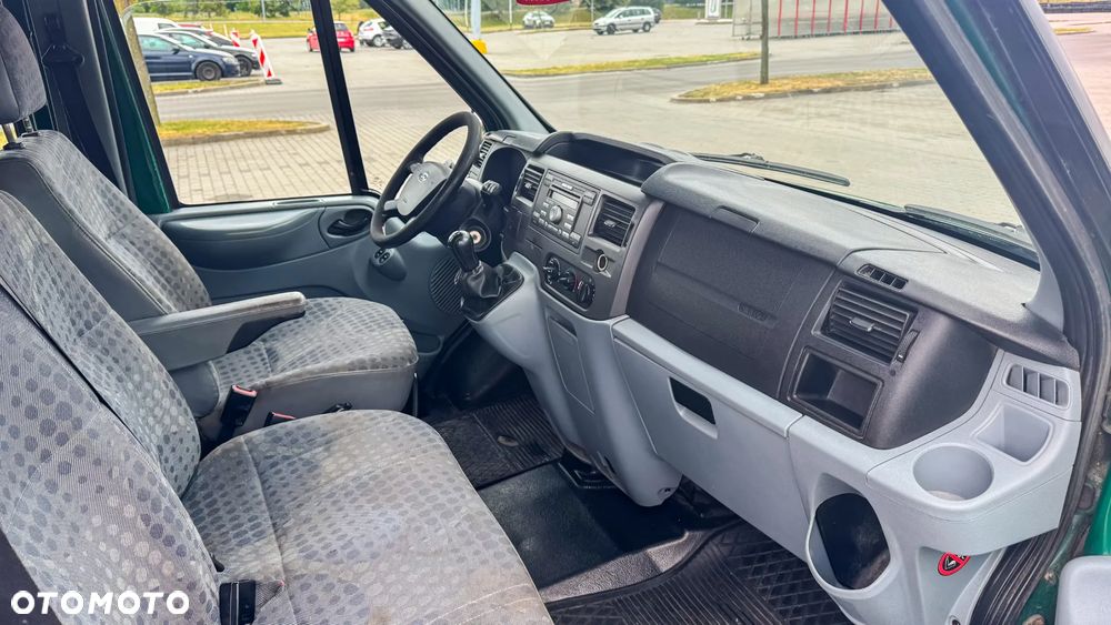 Ford Transit - 19