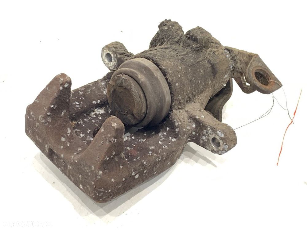 ZACISK PRAWY TYŁ  PEUGEOT 307 (3A/C) 2000 - 2012 1.6 16V 80 kW [109 KM] benzyna 2000 - 2007 - 3