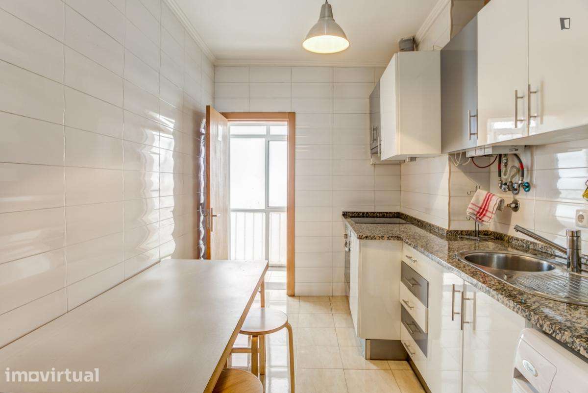 Quarto - localizado em Penha de França Lisbon - Grande imagem: 5/17