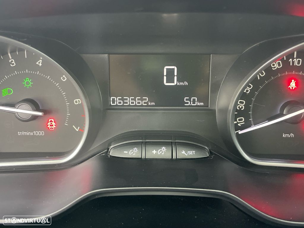 Peugeot 208 1.2 PureTech Active - 9