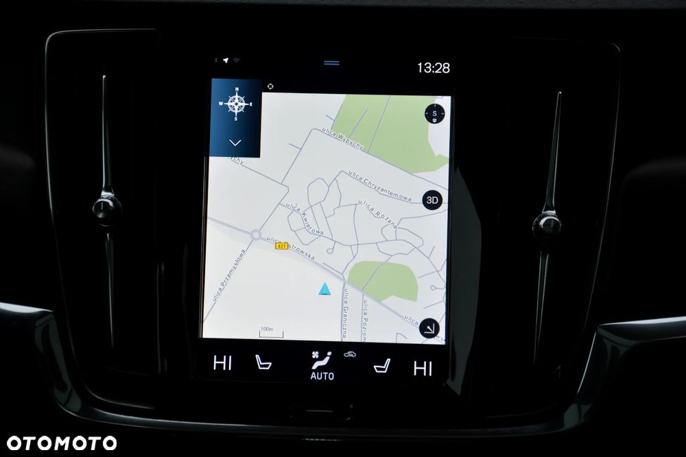 Volvo V90 Cross Country - 30