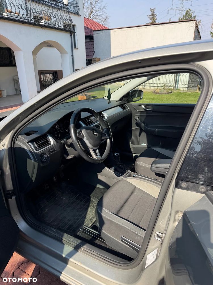 Skoda RAPID 1.2 TSI Active - 6