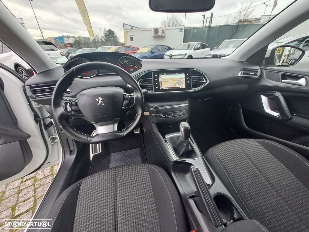 Peugeot 308 1.2 PureTech Style J17 - 11