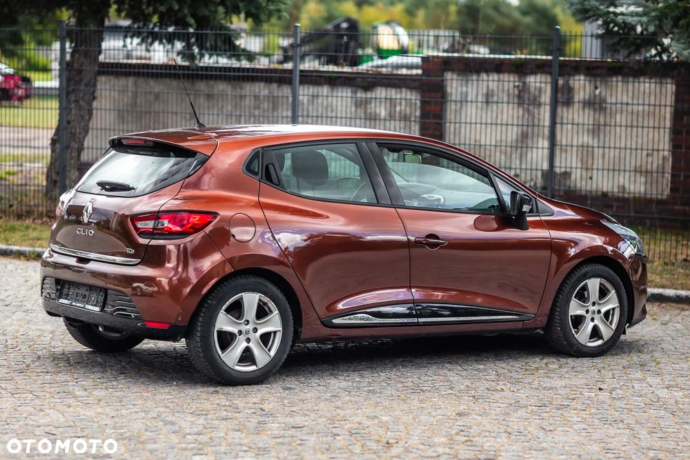Renault Clio TCe 90 Paris - 11