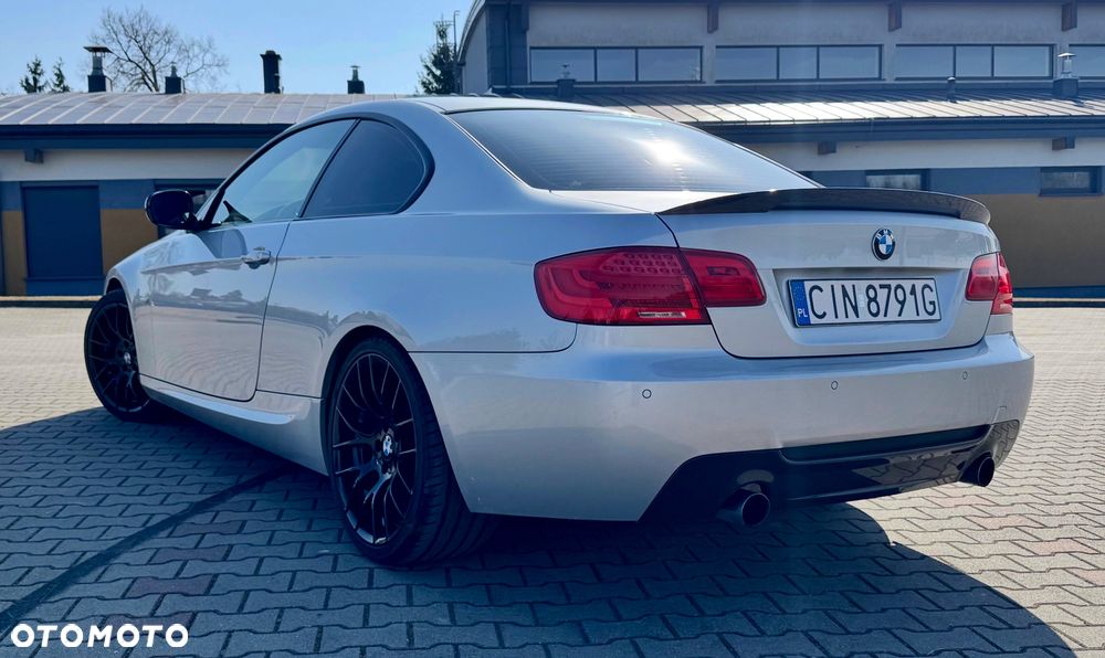BMW Seria 3 335i M Sport Edition - 5