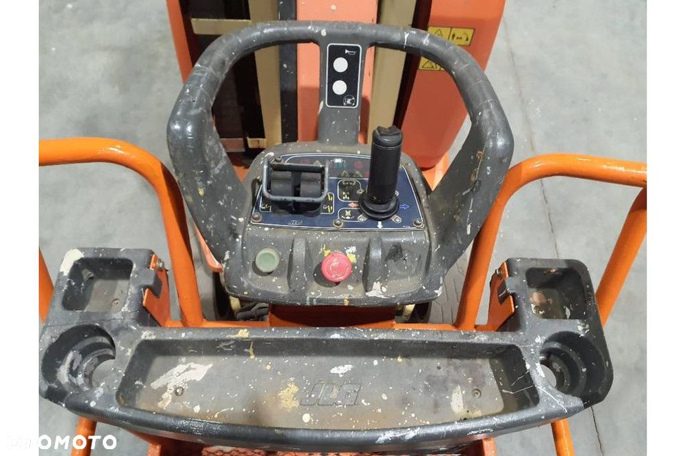 JLG T10E - 4