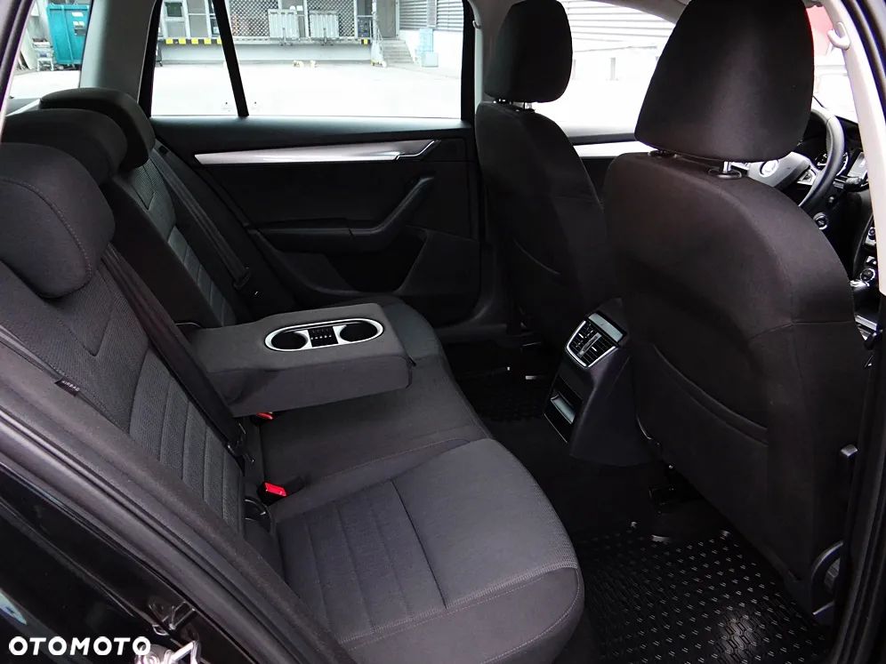 Skoda Octavia 1.8 TSI 4x4 DSG Style - 38