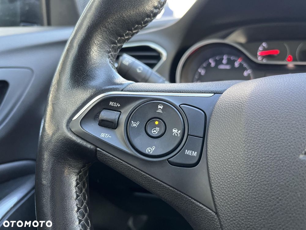 Opel Grandland X 1.6 T Ultimate S&S - 26