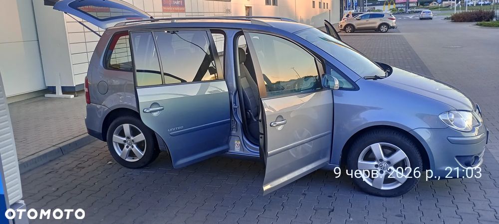 Volkswagen Touran - 21