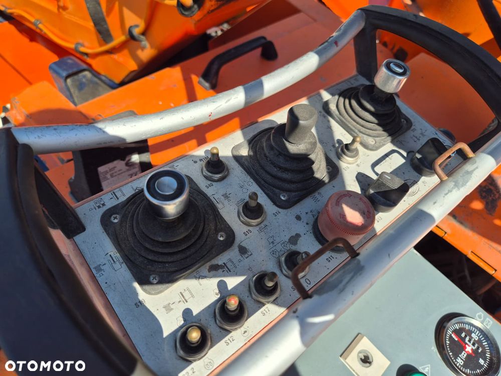 Sandvik Tamrock COMMANDO 120R 4X4 / WIERTNICA DO SKAŁ / SERWISOWANA / 1 WŁ / PEŁNA DOKUMENTACJA / WIELE CZĘŚCI ZAMIENNYCH / ZDALNE STEROWANIE / SILNIK CAT / TRANSPORT / NOWE OPONY - 37