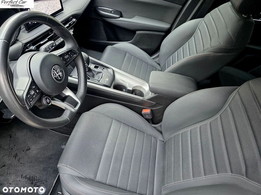 Alfa Romeo Tonale ver-1-5-t4-gse-mhev-sprint-dct - 10