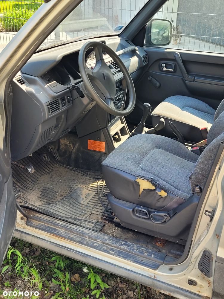 Mitsubishi Pajero - 2