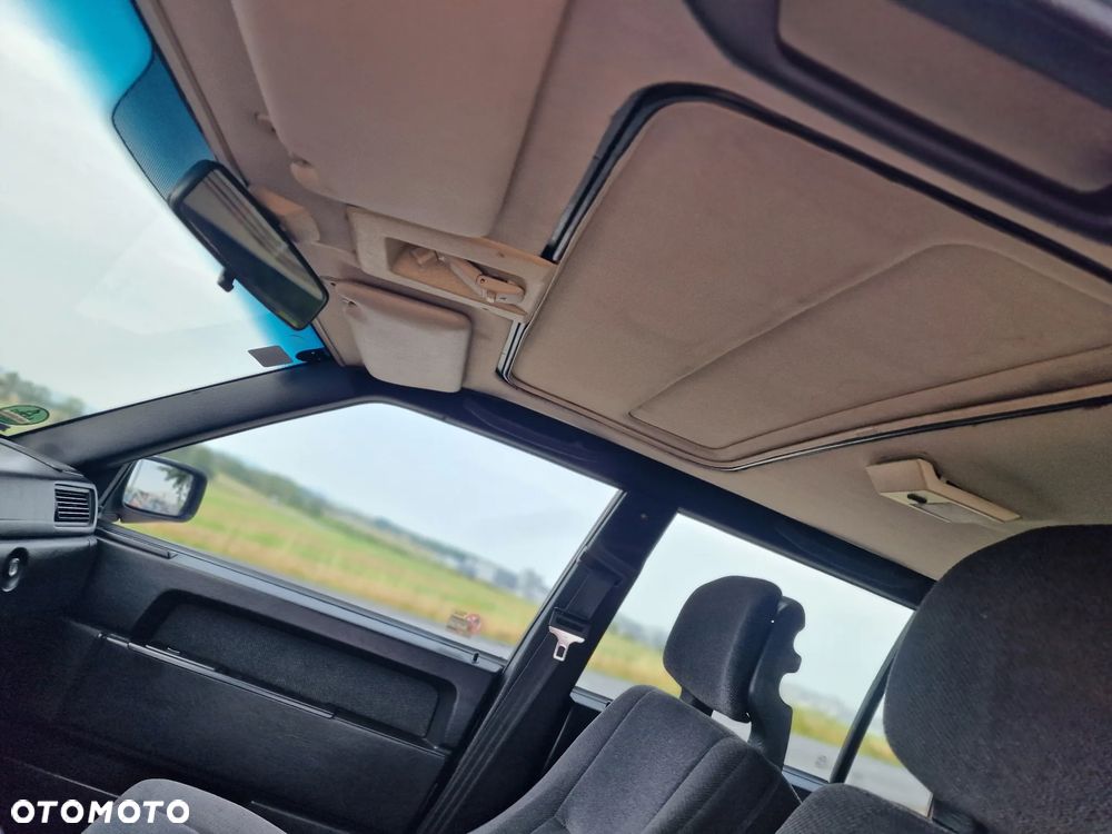 Volvo Seria 900 - 17