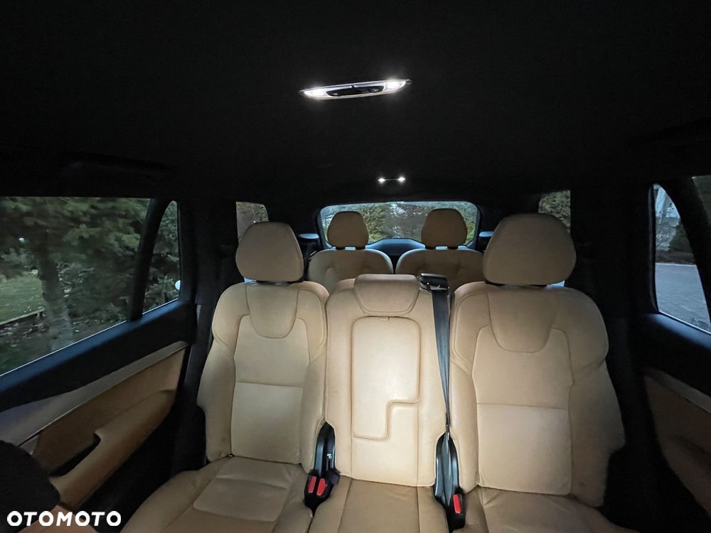 Volvo XC 90 T5 AWD Momentum 7os - 27